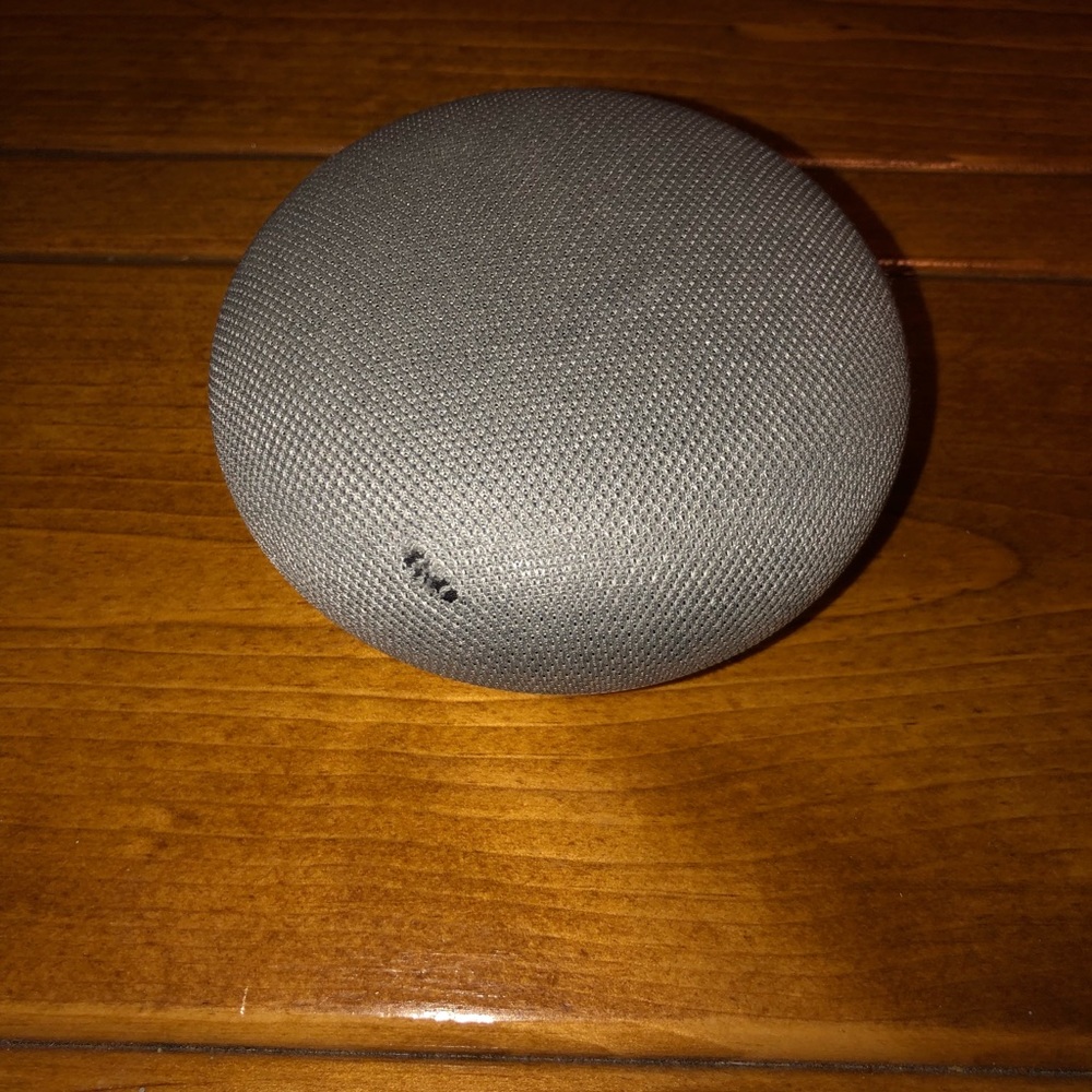 Google Home Mini - Picture 3 of 3